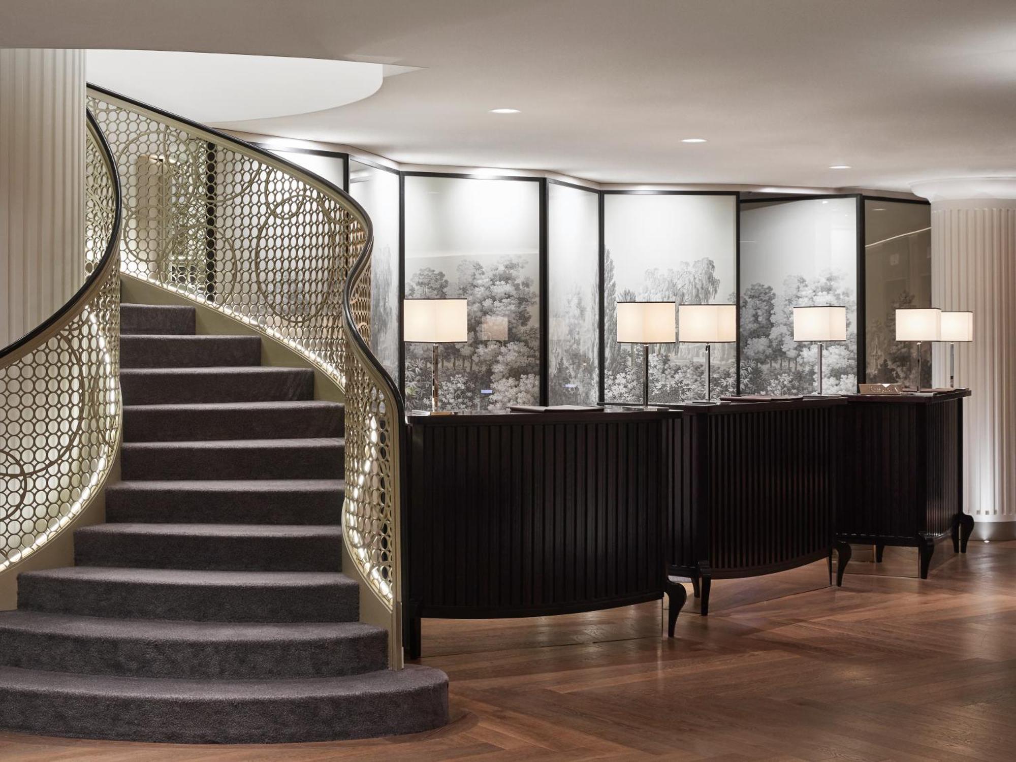 Hotel Sofitel Frankfurt Opera Francoforte sul Meno Esterno foto The hotel's lobby