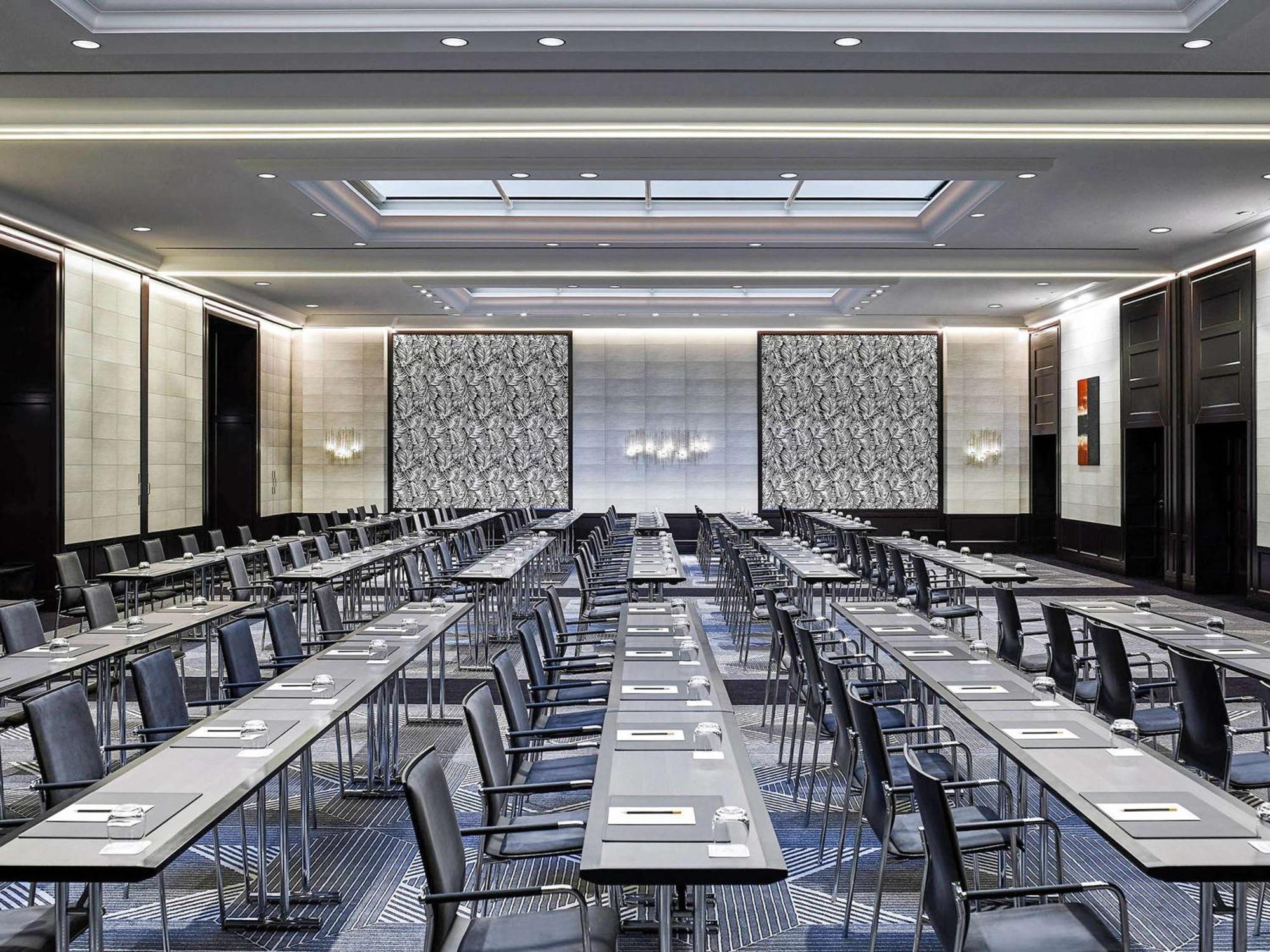 Hotel Sofitel Frankfurt Opera Francoforte sul Meno Esterno foto The ballroom