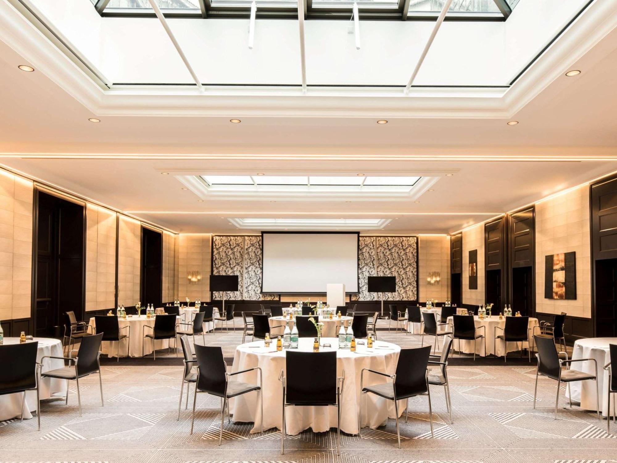 Hotel Sofitel Frankfurt Opera Francoforte sul Meno Esterno foto The ballroom
