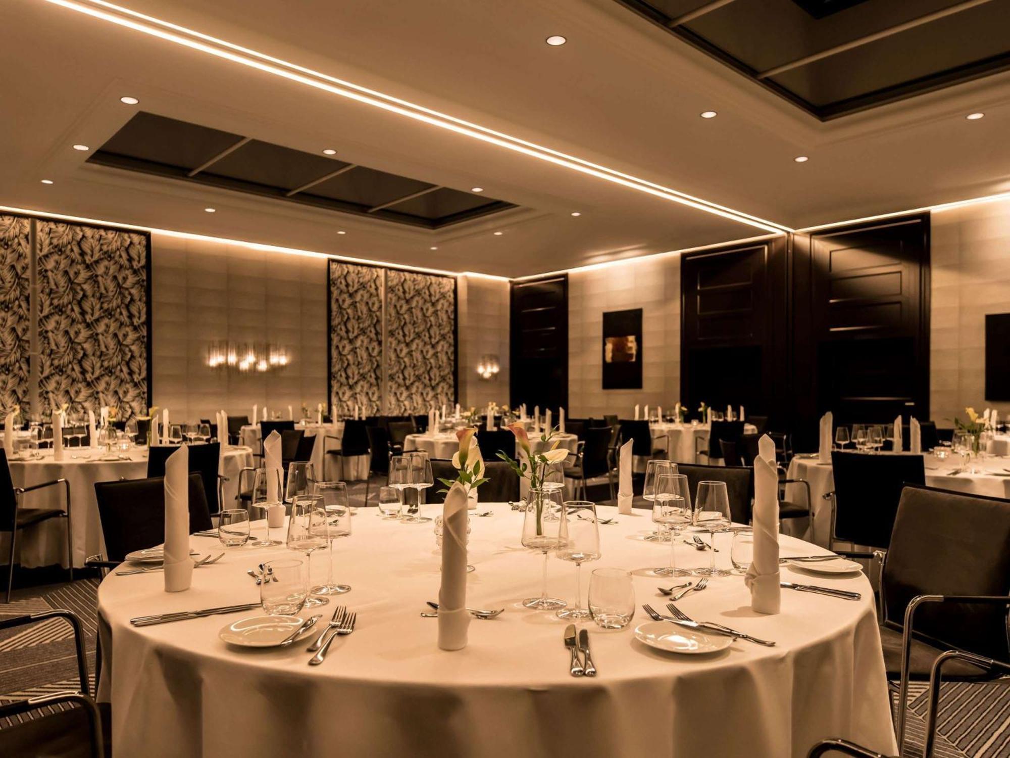 Hotel Sofitel Frankfurt Opera Francoforte sul Meno Esterno foto The ballroom at the InterContinental London The O2