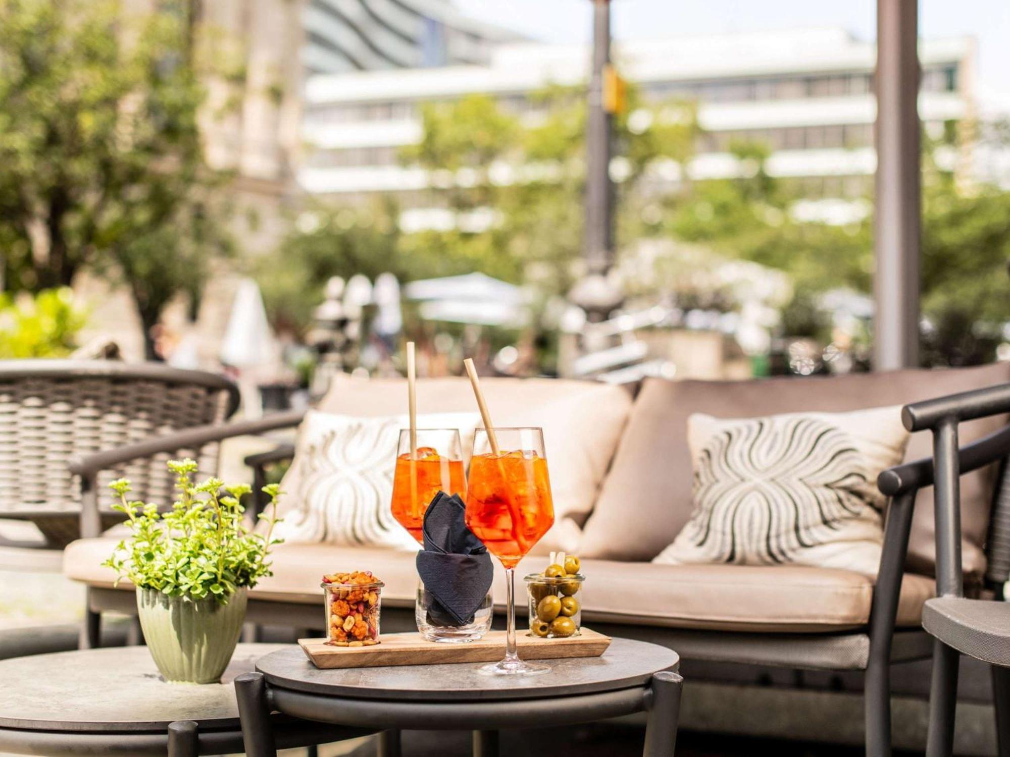 Hotel Sofitel Frankfurt Opera Francoforte sul Meno Esterno foto The Terrace at the Hotel