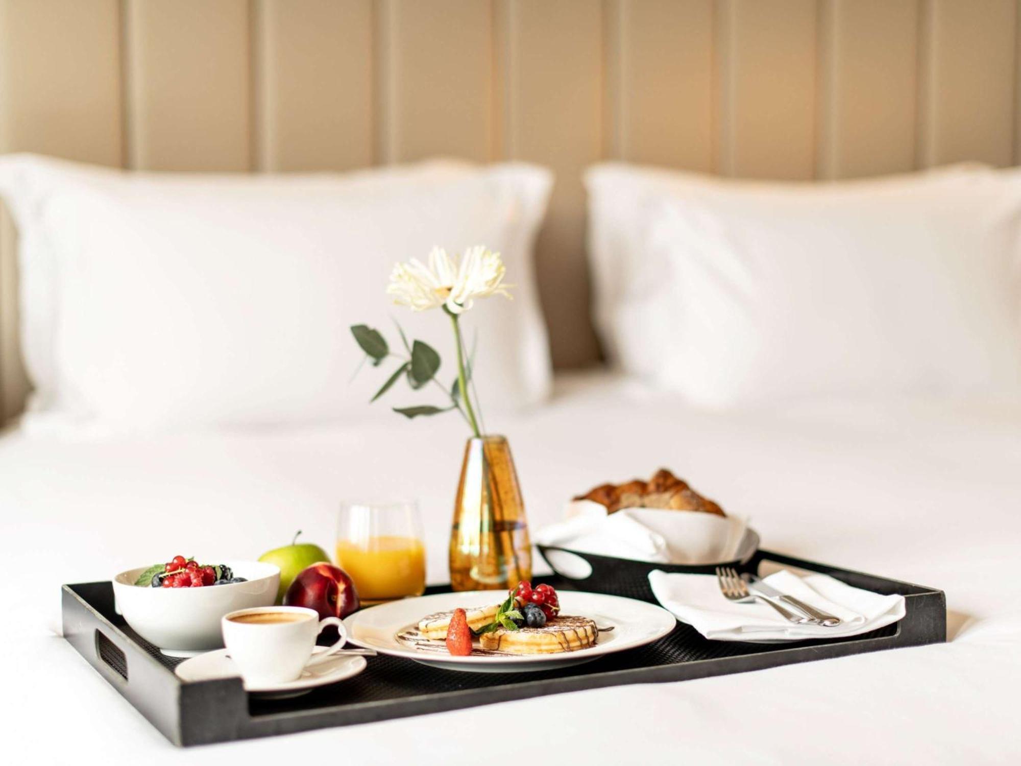 Hotel Sofitel Frankfurt Opera Francoforte sul Meno Esterno foto Room service
