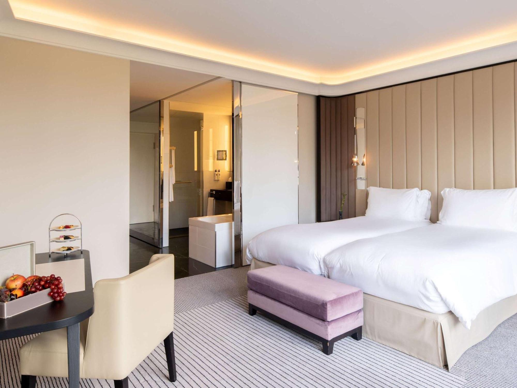 Hotel Sofitel Frankfurt Opera Francoforte sul Meno Esterno foto A room at the hotel
