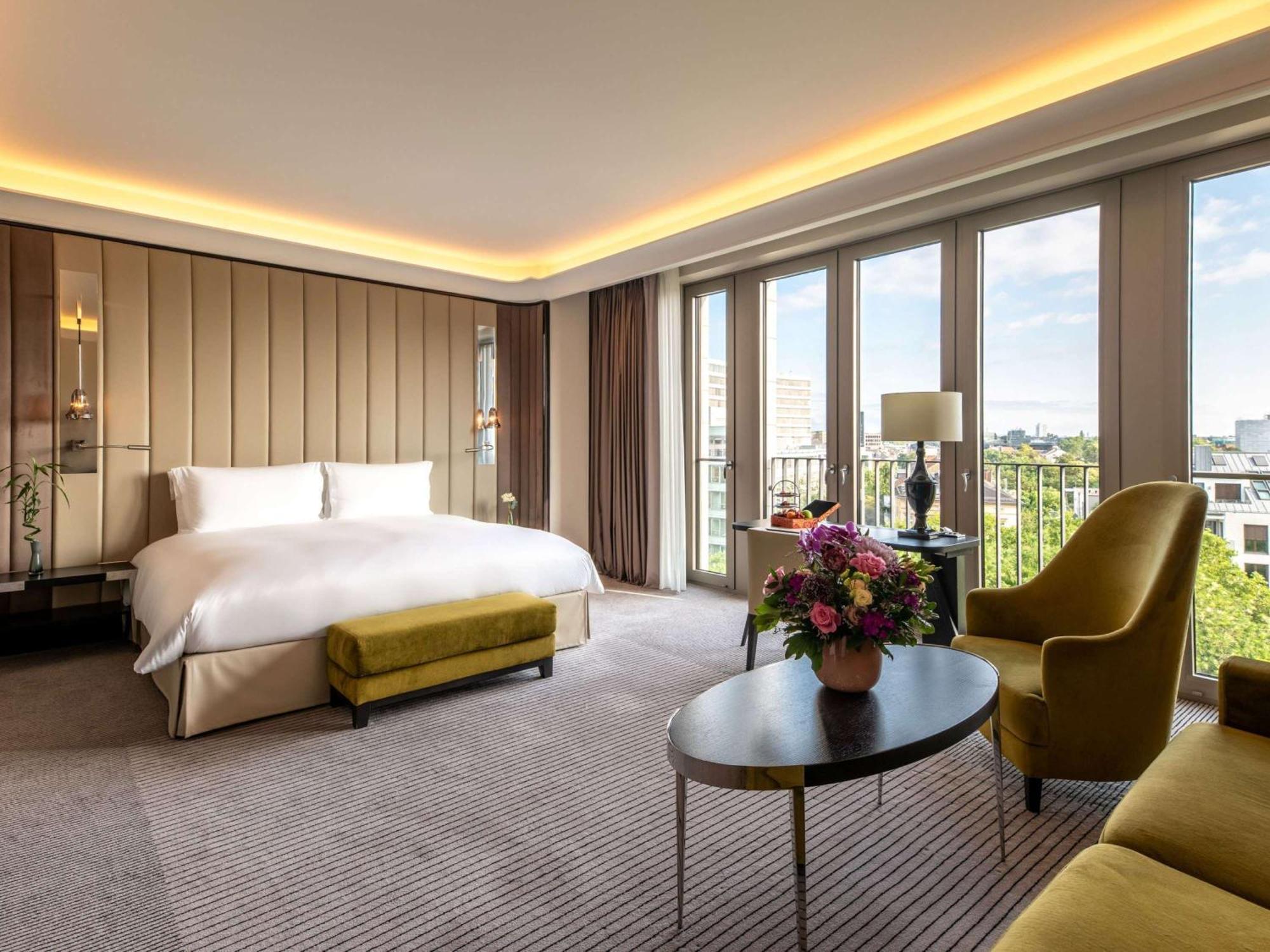Hotel Sofitel Frankfurt Opera Francoforte sul Meno Esterno foto A suite at the InterContinental Paris Le Grand