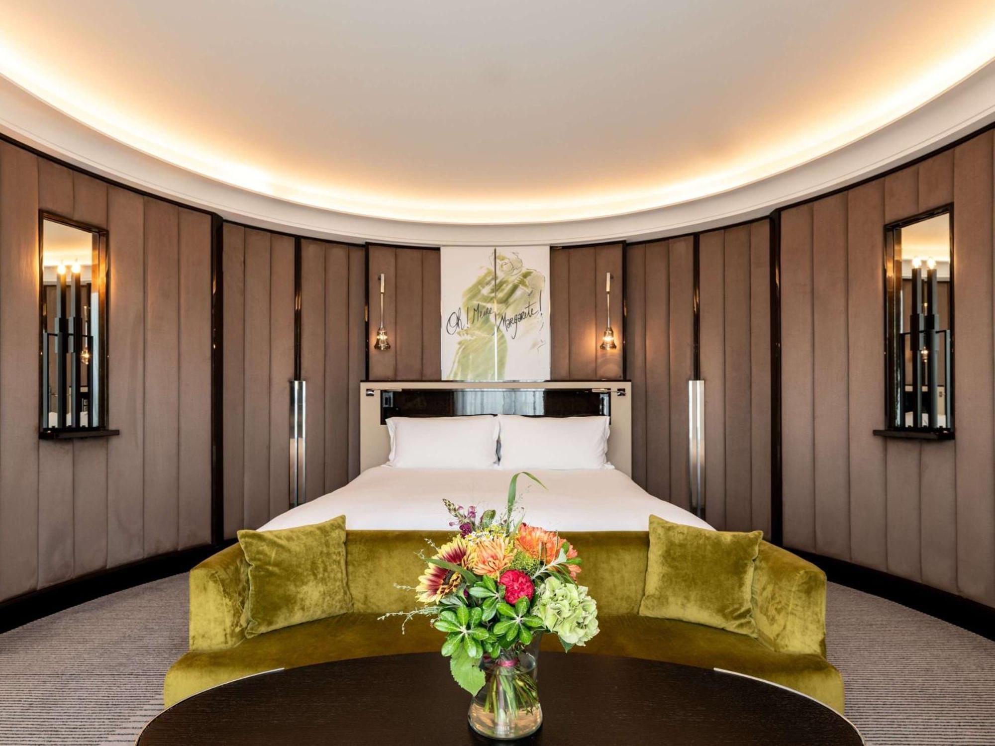 Hotel Sofitel Frankfurt Opera Francoforte sul Meno Esterno foto The bedroom of the Presidential Suite