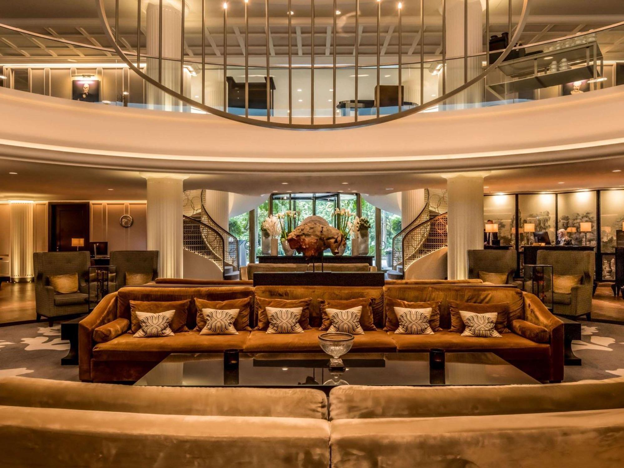 Hotel Sofitel Frankfurt Opera Francoforte sul Meno Esterno foto The lobby of the hotel